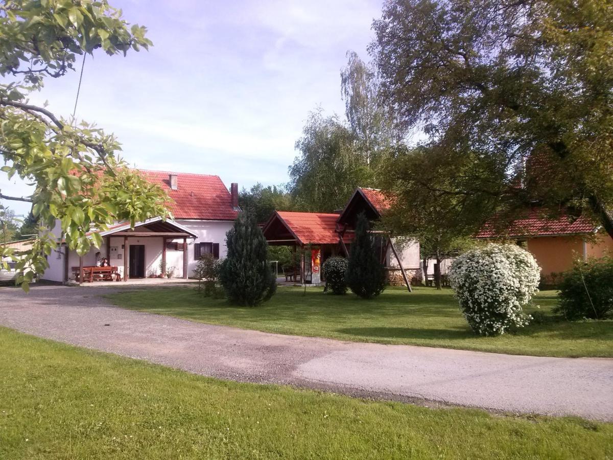 Apartments With A Parking Space Smoljanac, Plitvice - 12345 Εξωτερικό φωτογραφία
