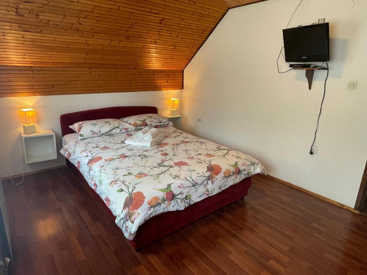 Apartments With A Parking Space Smoljanac, Plitvice - 12345 Εξωτερικό φωτογραφία