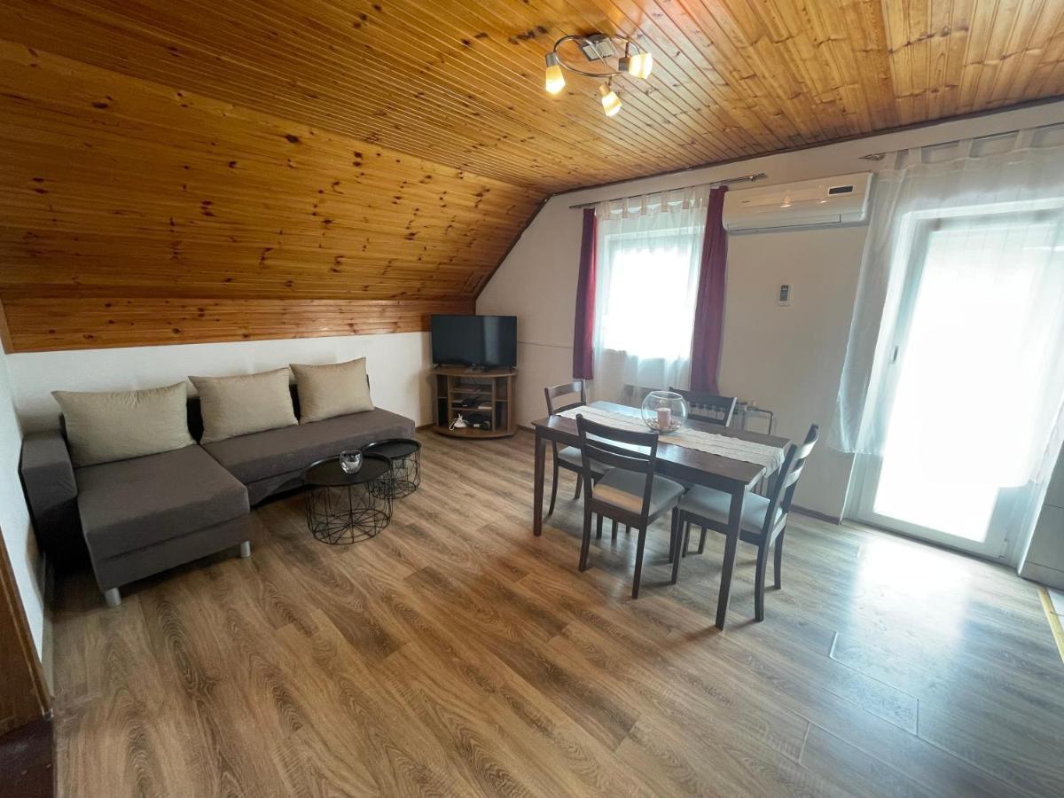 Apartments With A Parking Space Smoljanac, Plitvice - 12345 Εξωτερικό φωτογραφία
